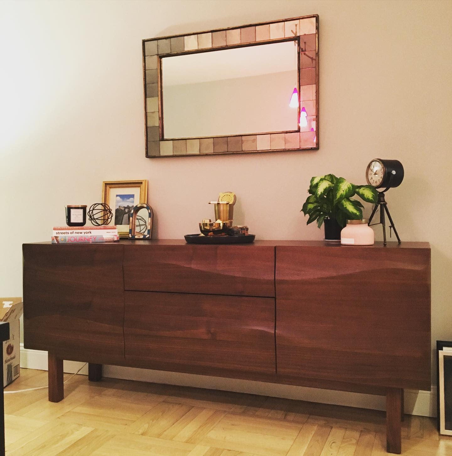 Apex Credenza Konsol