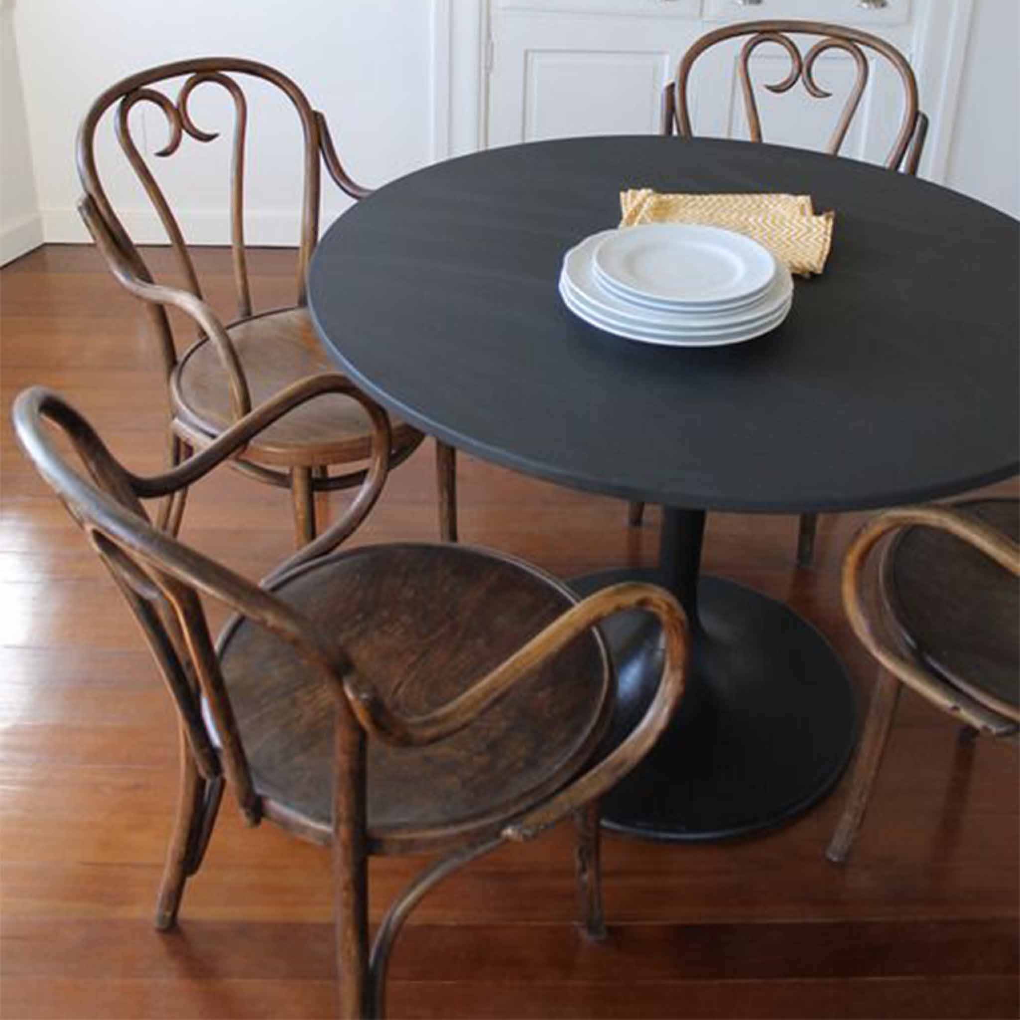 Tulip Siyah Masa Çap 130