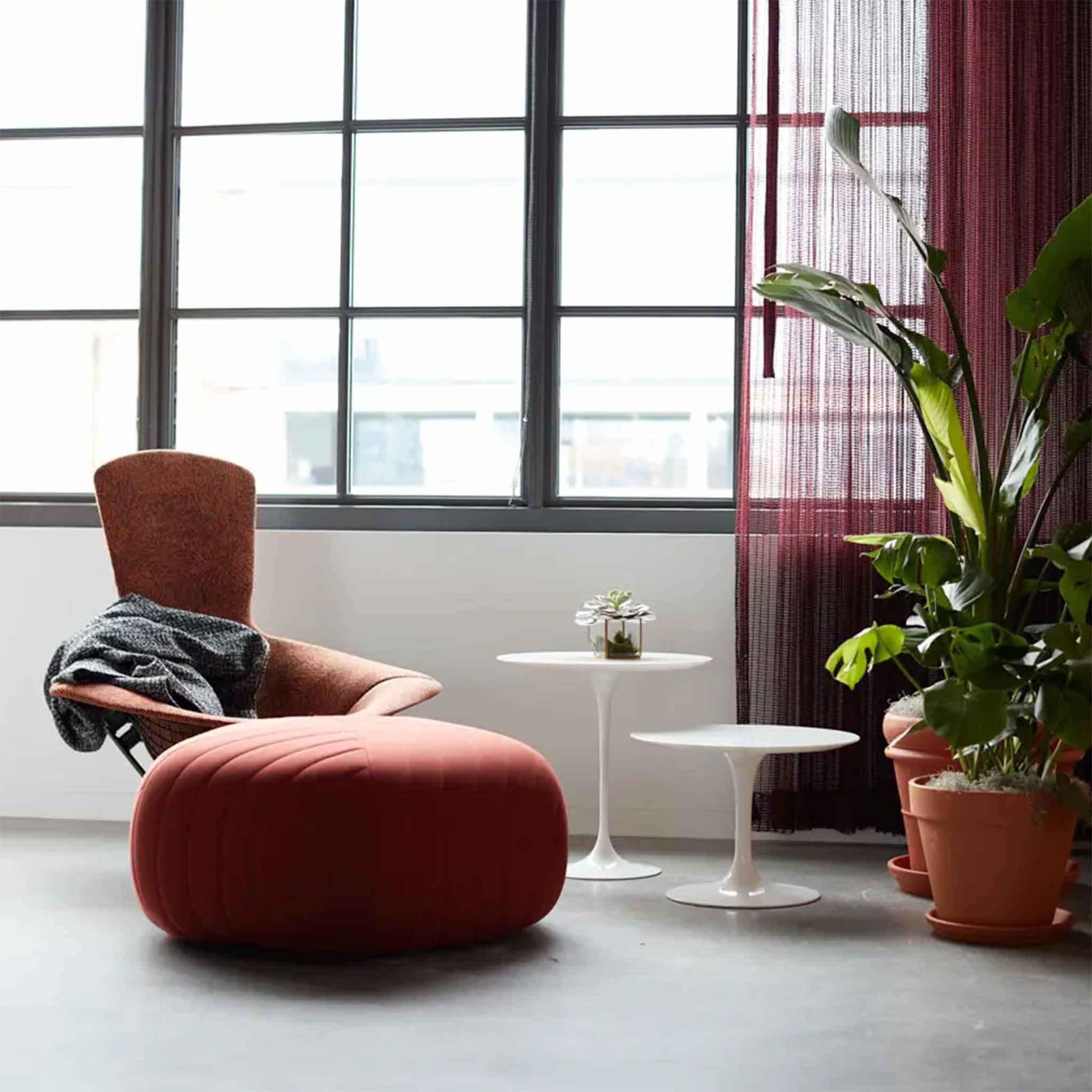 Tulip Beyaz Yan Sehpa