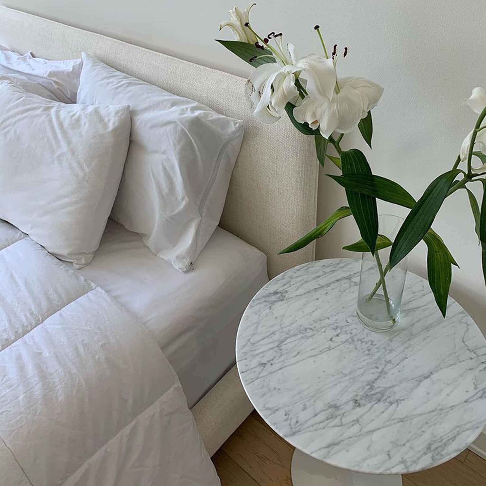 Tulip Beyaz Yan Sehpa